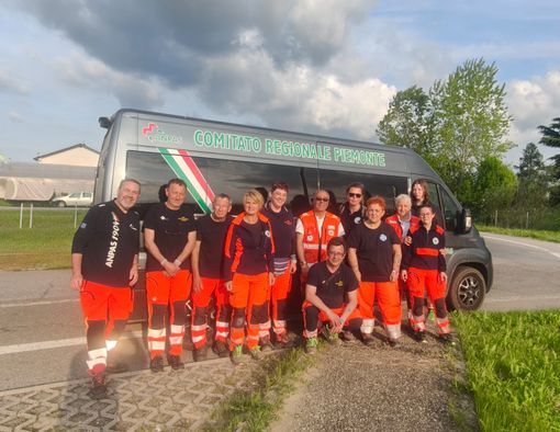 Foto di gruppo dei volontari impegnati nelle esequie del Pontefice Foto di gruppo dei volontari impegnati nelle esequie del Pontefice