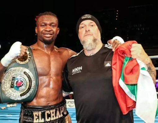 Il riconfermato campione del mondo IBO con il suo allenatore Davide Greguoldo