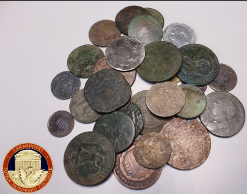 Sequestrate 35 monete antiche in un museo della regione Sequestrate 35 monete antiche in un museo della regione