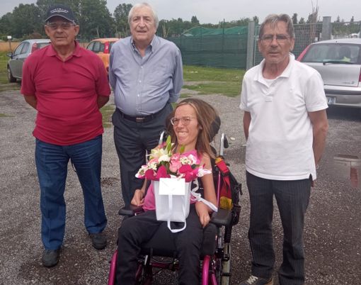 L'assessore Eleonora Zollo con i rappresentati degli orti