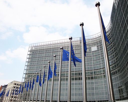 La Commissione adotta un pacchetto di investimenti da 4 miliardi di € per progetti infrastrutturali in 10 Stati membri La Commissione adotta un pacchetto di investimenti da 4 miliardi di € per progetti infrastrutturali in 10 Stati membri
