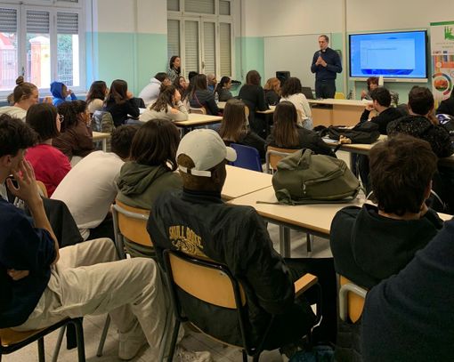 Prosegue il 'percorso di pace' tra don Volodymyr Kirylyuk e gli studenti del Castigliano