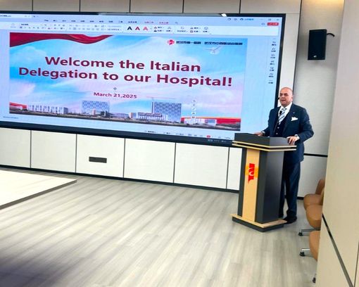 Il dottor Riccardo Longo in Cina