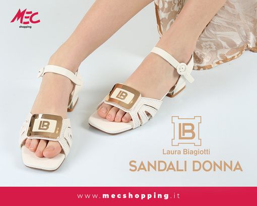 Sandali minimalisti: l'essenzialità che non passa mai di moda Sandali minimalisti: l'essenzialità che non passa mai di moda