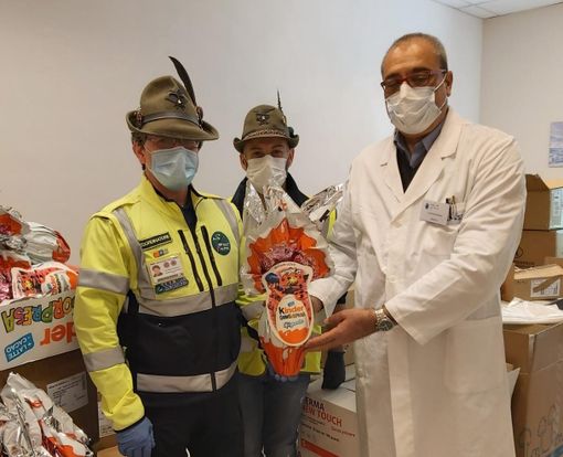 Uova di Pasqua per la Pediatria di Asti, dalla Protezione Civile dell'ANA di Asti Uova di Pasqua per la Pediatria di Asti, dalla Protezione Civile dell'ANA di Asti