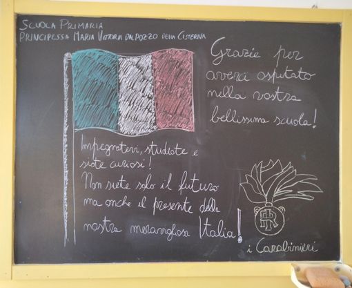 Cisterna: carabinieri in servizio per referendum scrivono ai ragazzi della primaria: "Siete il nostro futuro, ma anche il nostro presente"
