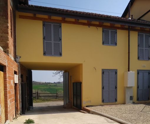 Uno scorcio della "Casa delle Rose" di Moncalvo, ricavata da un rustico di Cascina Graziella e destinata ad ospitare donne vittime di violenza e abusi Uno scorcio della "Casa delle Rose" di Moncalvo, ricavata da un rustico di Cascina Graziella e destinata ad ospitare donne vittime di violenza e abusi