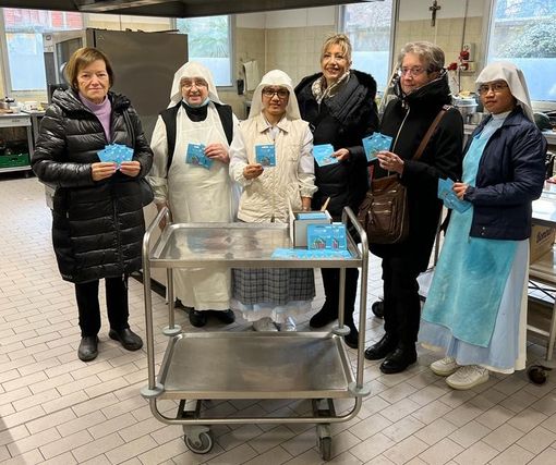 Nella foto, da sinistra: Mariangela Cotto, Suor Luigina, Suor Rachela, Caterina Calabrese, Gina Binelli e Suor Glenda