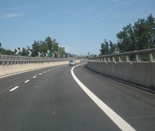 Maltempo, frana sulla Torino-Savona dopo l'uscita di Altare. La tratta riaprirà solo dopo le 12 Maltempo, frana sulla Torino-Savona dopo l'uscita di Altare. La tratta riaprirà solo dopo le 12