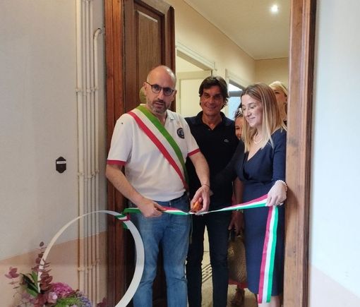 Taglio del nastro per la residenza d'epoca "Donna Elena" Taglio del nastro per la residenza d'epoca "Donna Elena"