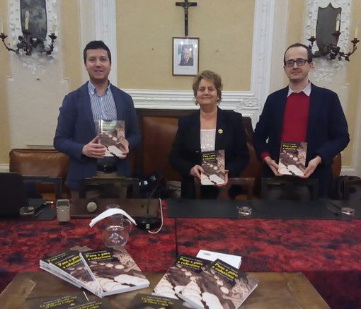 San Damiano, presentato in Municipio il libro “Pane e pere a colazione”