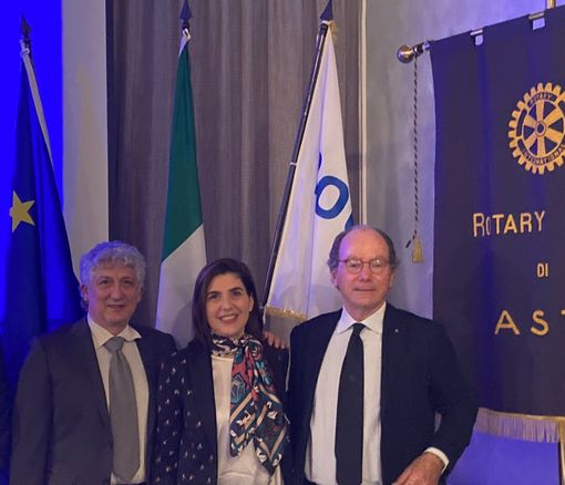 Manuela Furnari protagonista della conferenza su Paolo Conte organizzata dal Rotary Manuela Furnari protagonista della conferenza su Paolo Conte organizzata dal Rotary