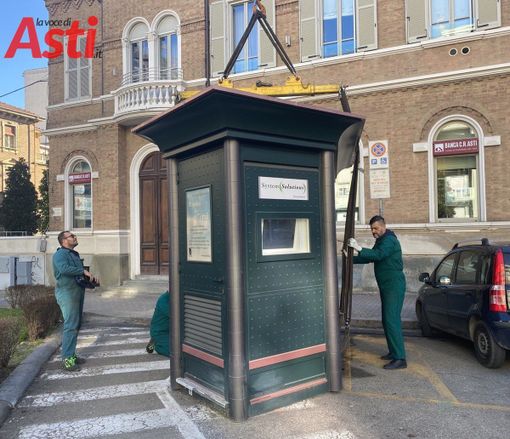 Si smantella la centralina di piazza Vittorio Veneto Si smantella la centralina di piazza Vittorio Veneto