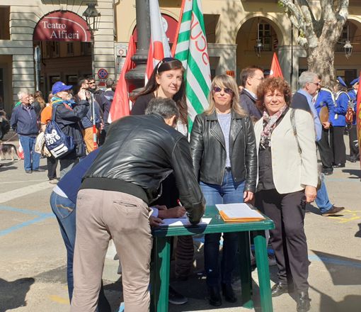 I sindacati della scuola raccolgono firme contro la regionalizzazione del sistema di istruzione