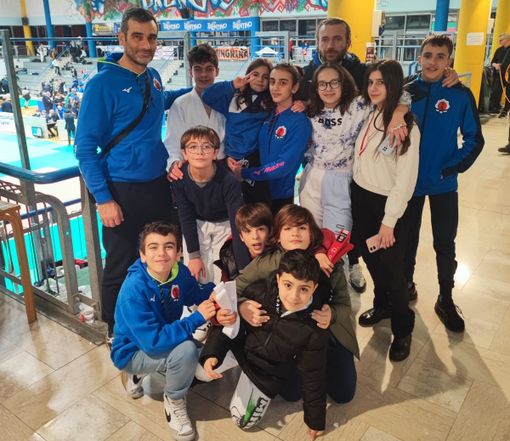 Foto di gruppo per i giovani atleti astigiani impegnati a Lavis Foto di gruppo per i giovani atleti astigiani impegnati a Lavis