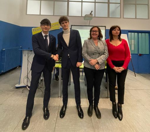 Da sinistra Emanuele Giacomini (vicepresidente), Riccardo Spolaore (presidente), Laura Bergonzi (dirigente delle Consulte Regionali), Elisa Cesaro (referente regionale del coordinamento delle Consulte) Da sinistra Emanuele Giacomini (vicepresidente), Riccardo Spolaore (presidente), Laura Bergonzi (dirigente delle Consulte Regionali), Elisa Cesaro (referente regionale del coordinamento delle Consulte)