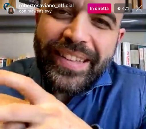 Un momento della diretta Instagram Un momento della diretta Instagram