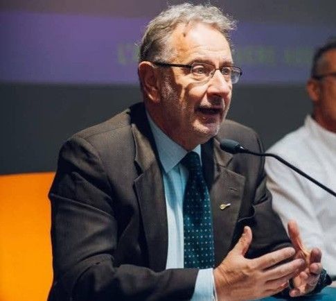 Ma dove vanno a scuola i nostri ragazzi... Ma dove vanno a scuola i nostri ragazzi...