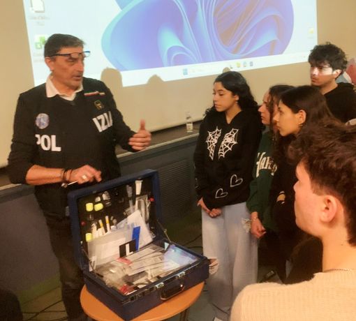 La polizia scientifica al Castigliano