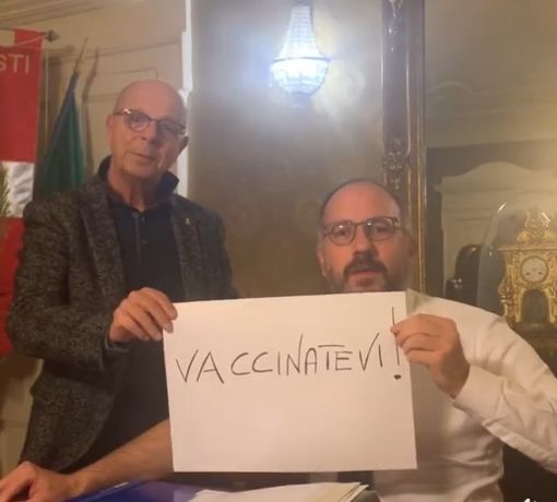 Nuovo appello social pro vaccinazioni del sindaco Rasero: “VACCINATEVI!” [VIDEO]