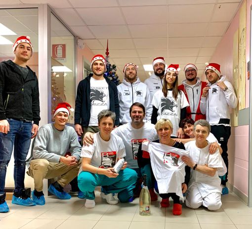 Il Basket Nizza dona il sangue e visita l'Ematologia alessandrina che festeggia 1000 trapianti eseguiti nei 20 anni di attività Il Basket Nizza dona il sangue e visita l'Ematologia alessandrina che festeggia 1000 trapianti eseguiti nei 20 anni di attività