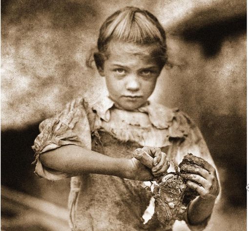 Infanzia rubata: gli scatti del fotografo americano Hine approdano in una mostra astigiana