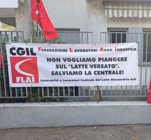 Centrale del latte di Alessandria e Asti, anche l'ultima fumata è nera: da domani stop alla produzione Centrale del latte di Alessandria e Asti, anche l'ultima fumata è nera: da domani stop alla produzione