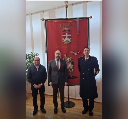 il presidente della Provincia  Rasero con (a destra) il col. Gerbaldo e il consigliere Calogero Mancuso