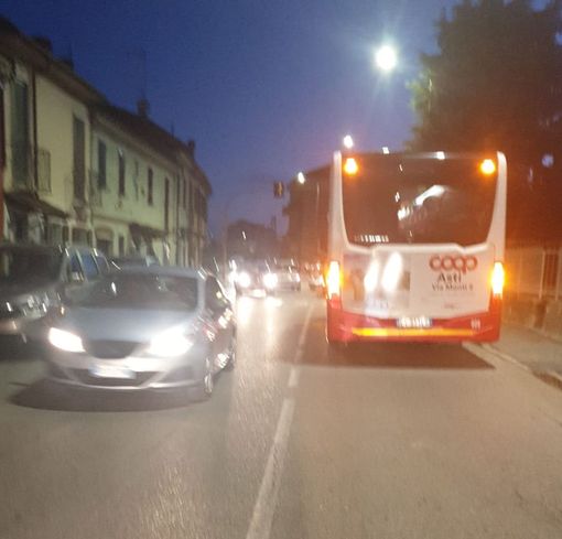 Lunghe code in corso Alba in seguito a un incidente tra due veicoli