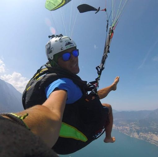 Uno spettacolare 'selfie in volo' di Marco Diliberto Uno spettacolare 'selfie in volo' di Marco Diliberto