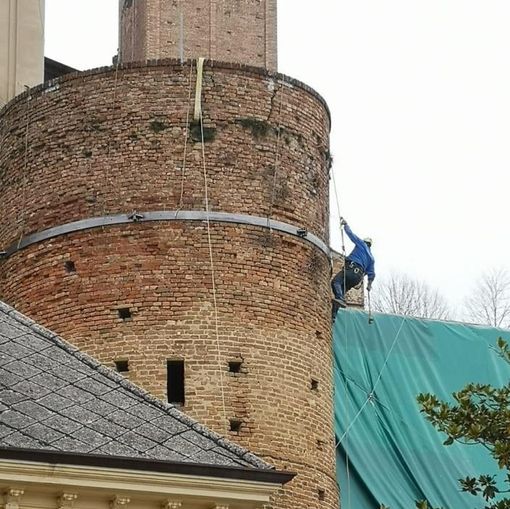 A Moncalvo si lavora al muro crollato nel 2019