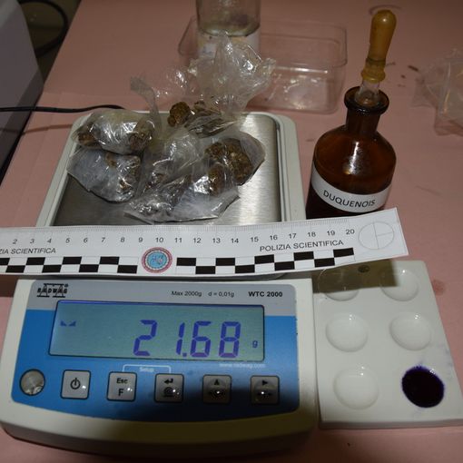 Asti: la Polizia blocca straniero in possesso di droga