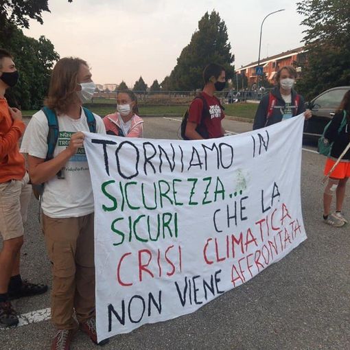 Immagine tratta dalla pagina Facebook dei Fridays for Future Asti