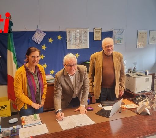 Le immagini della firma della convenzione