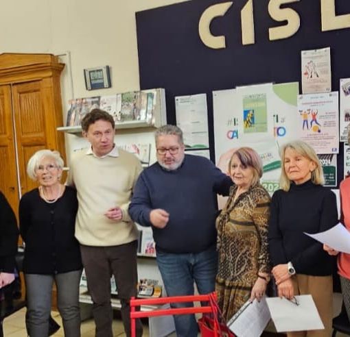 Anche la Cisl Alessandria Asti celebra le donne con Anteas. Una sedia rossa &quot;vuota&quot; per ricordare degli abusi