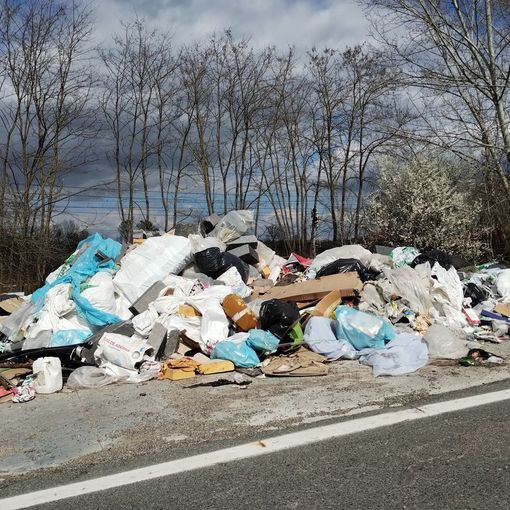 Asti, cronache di 'ordinario' degrado: l'ennesima segnalazione arriva da viale don Bianco