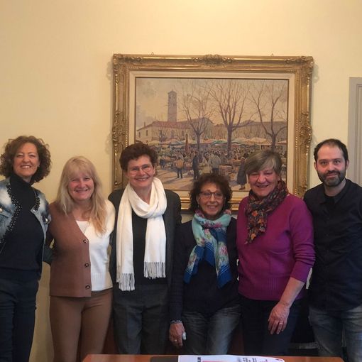 Da sinistra: Membro di Artemisia, pittrice e donatrice Giovanna Gaveglio, vicepresidente dell’associazione Artemisia Adorno Piera, l’assessore alla Cultura Ausilia Quaglia, presidente Associazione Rinascita Sandra del Grieco, rappresentante dell’ Associazione Rinascita Maccario Liliana e l’esponente dell’Associazione Libera di Asti Borin