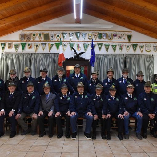 Il nuovo consiglio ANA della sezione di Asti al completo.