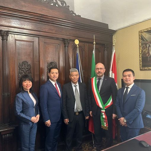 La delegazione ricevuta in Comune