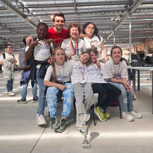 Le giovanissime della scuola Ferraris