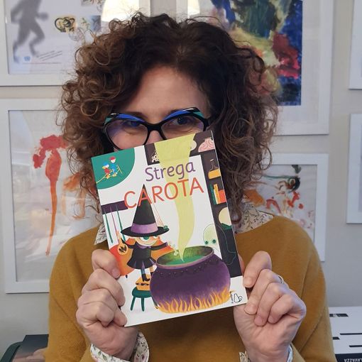 Valentina Mansone &quot;gioca&quot; con il suo libro