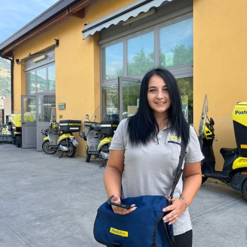 Una portalettere in forza a Poste Italiane