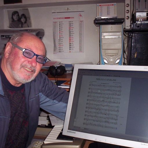 Il maestro Passarino nel suo studio (Ph. Facebook)