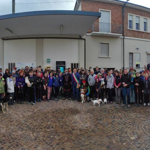 Alla camminata di Pasquetta del Cai, per sensibilizzare sull'epilessia, anche i volontari Vip di Asti