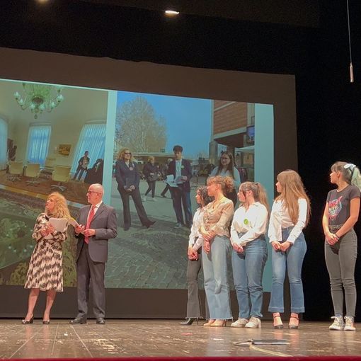 Nella foto, una rappresentanza degli studenti accompagnati dai professori e dai delegati FAI”