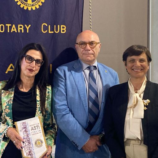 La relatrice con il presidente Mela e il questore Di Donato