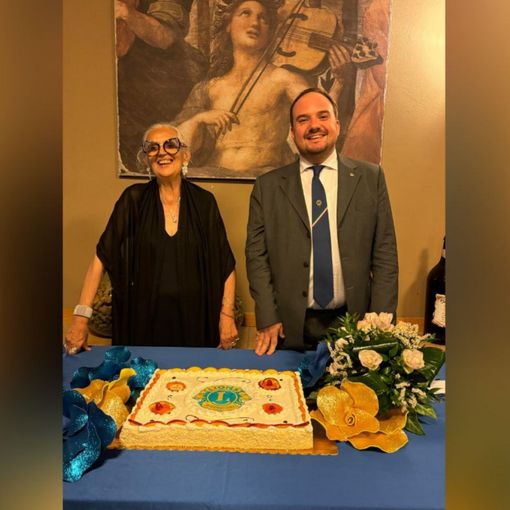 Passaggio della campana anche per il Lions Club Vittorio Alfieri