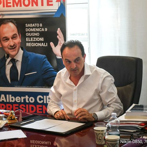 Cirio al comitato elettorale di Alba