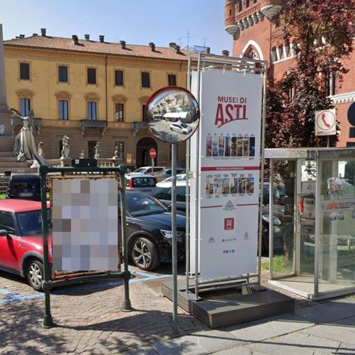 La bacheca di piazza Roma