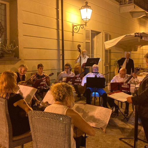 un momento dell’esibizione della Mandolinistica Paniati a Ca’ Vittoria